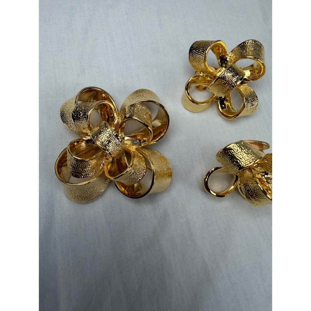 KJL Kenneth Jay Lane Vintage Gold Tone Ribbon Bow Brooch and Clip On Earring Set